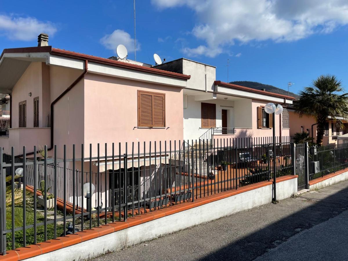 Villa Antonella Pozzilli Buitenkant foto
